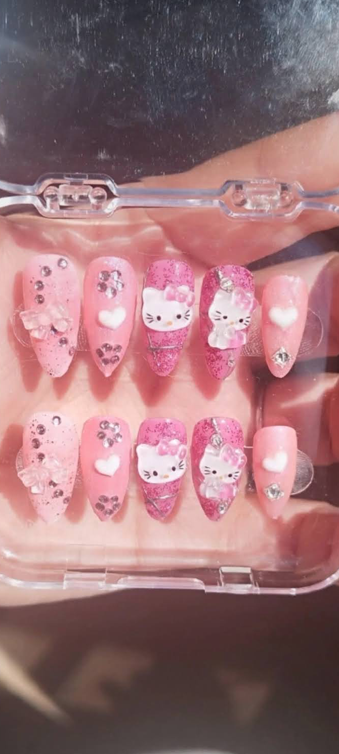 HELLO Kitty